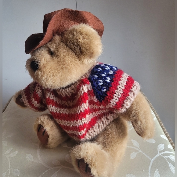 Brass button bears "Cody" - Picture 2 of 3